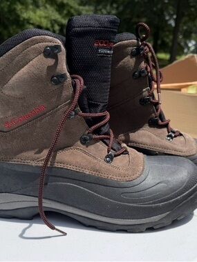 Columbia Men's Brown/Black Insulated Winter Boots, Cascadian Summit